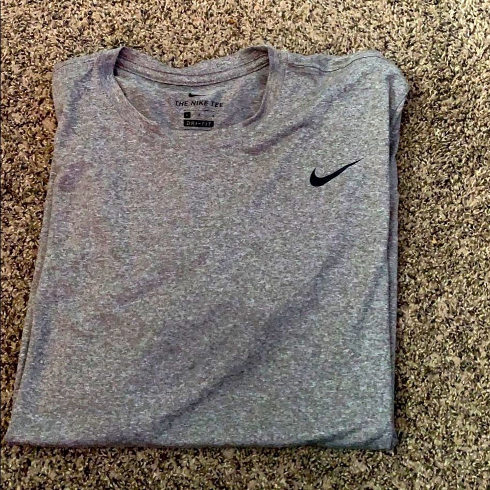 Nike t shirt size large